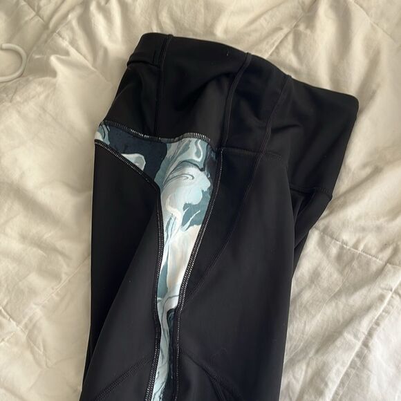 Athleta Marble Precision 7/8 Tights Size XS Gently used black/abyss - Picture 7 of 7